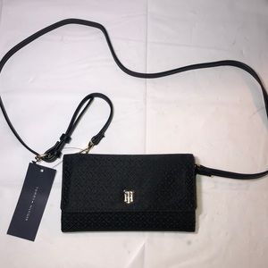 NWT Tommy Hilfiger Crossbody purse
